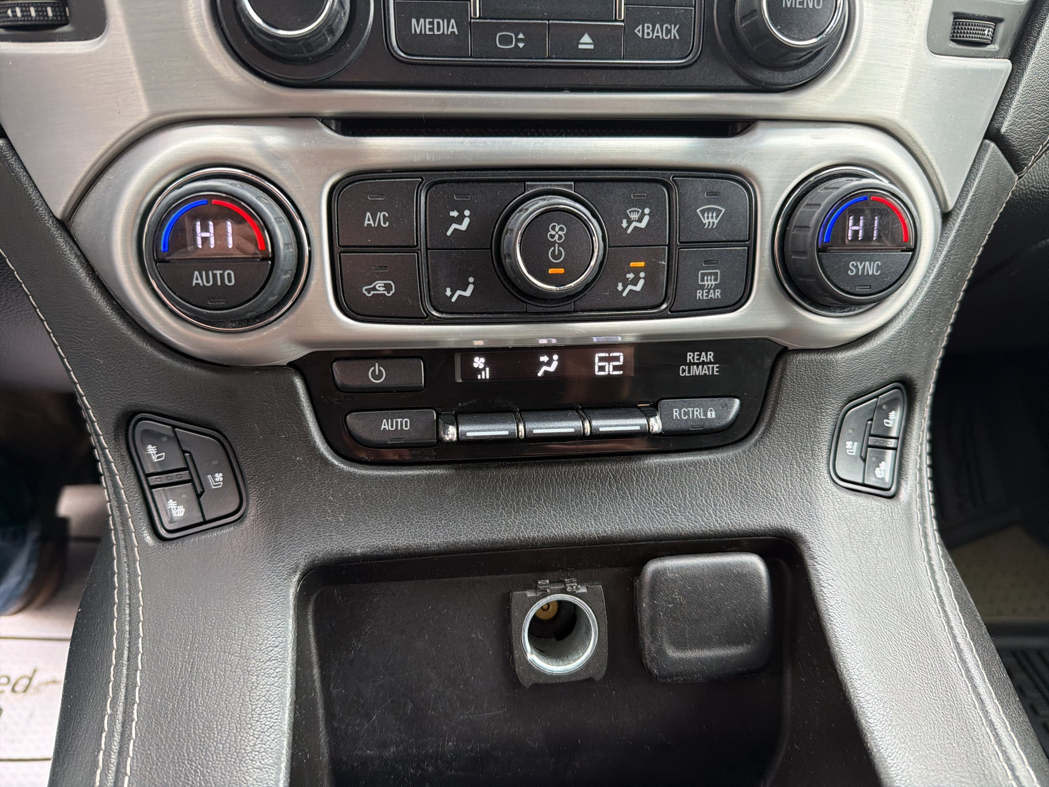 2017 GMC Yukon XL SLT