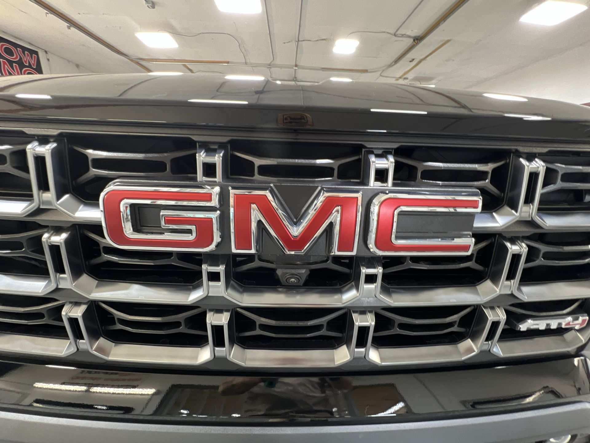 2025 GMC Canyon AT4