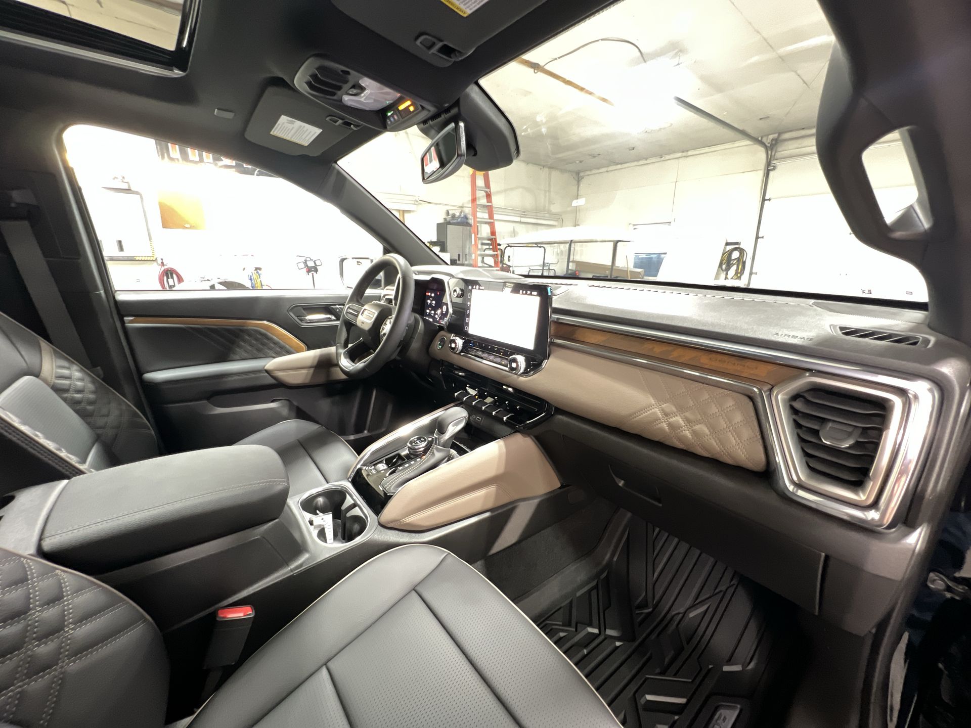 2025 GMC Canyon Denali