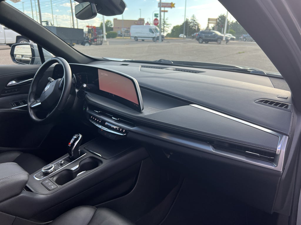 2024 Cadillac XT4 Premium Luxury