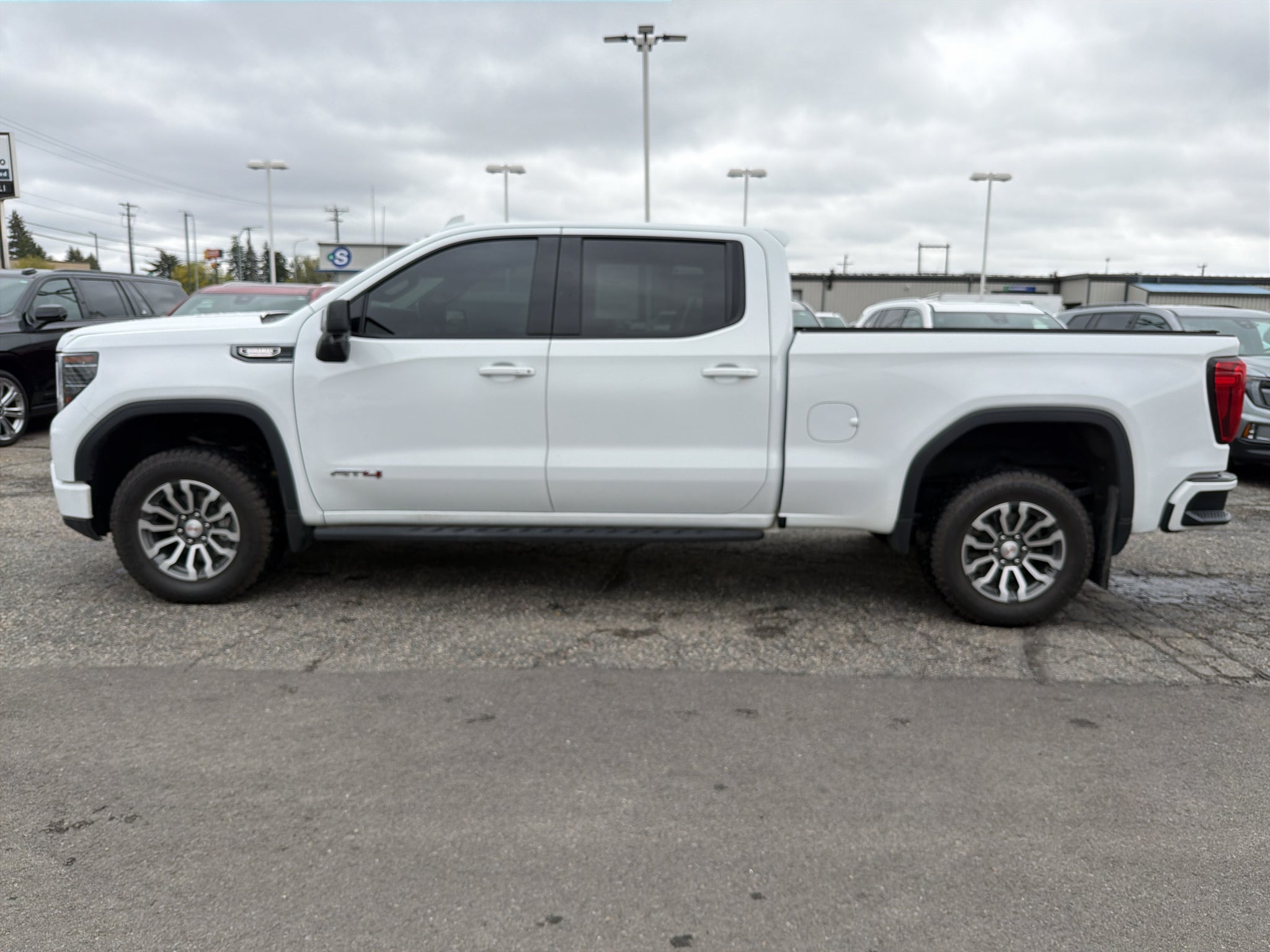 2023 GMC Sierra 1500 AT4