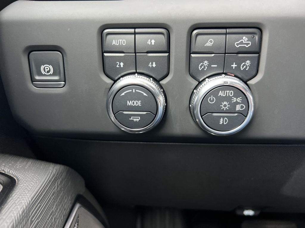 2025 GMC Sierra 1500 AT4X