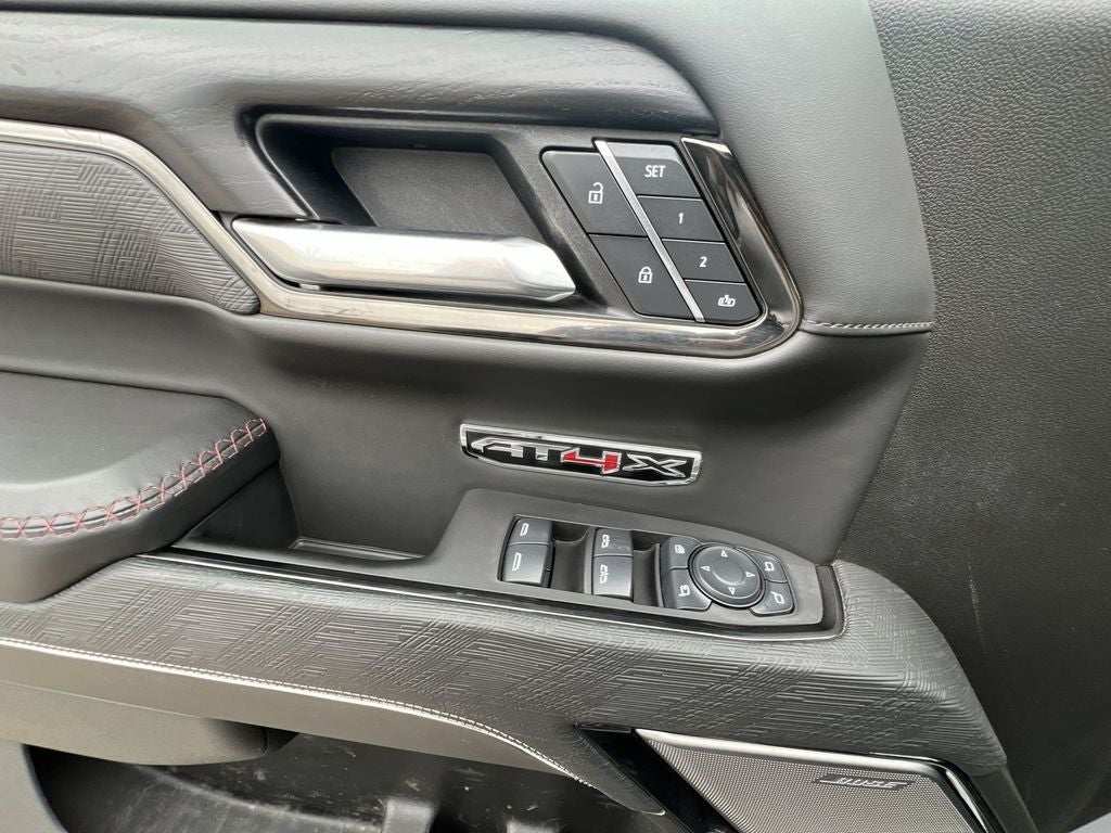 2025 GMC Sierra 1500 AT4X