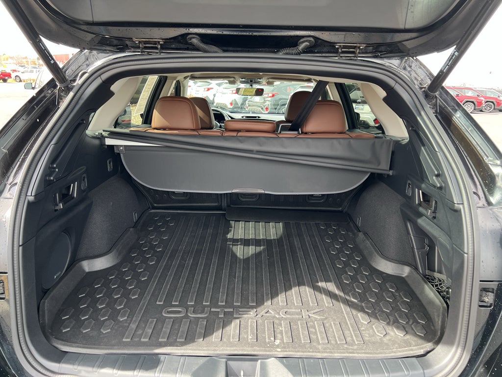 2022 Subaru Outback Touring XT